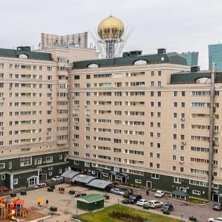 25 Вид На Байтерек Для 1-4 Человек С Кроватью И Раскладным Диваном Астана Экстерьер фото